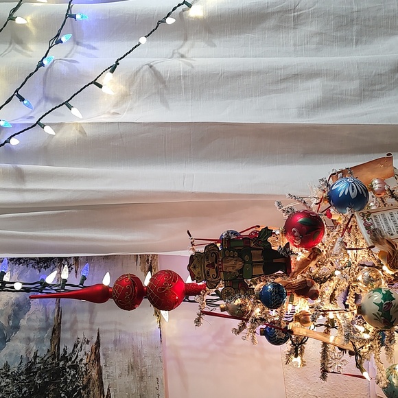 Double Ball Tree Topper Final Gold Glitter Satin Red Paintes Base - Picture 11 of 11